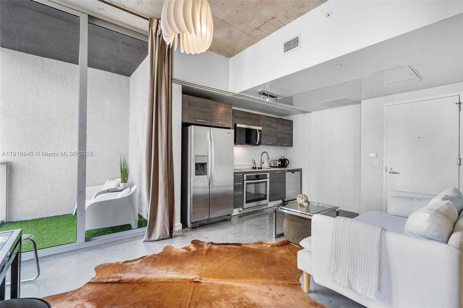 Small Image of 151 SOUTH EAST 1ST ST #1404, Miami Number 4