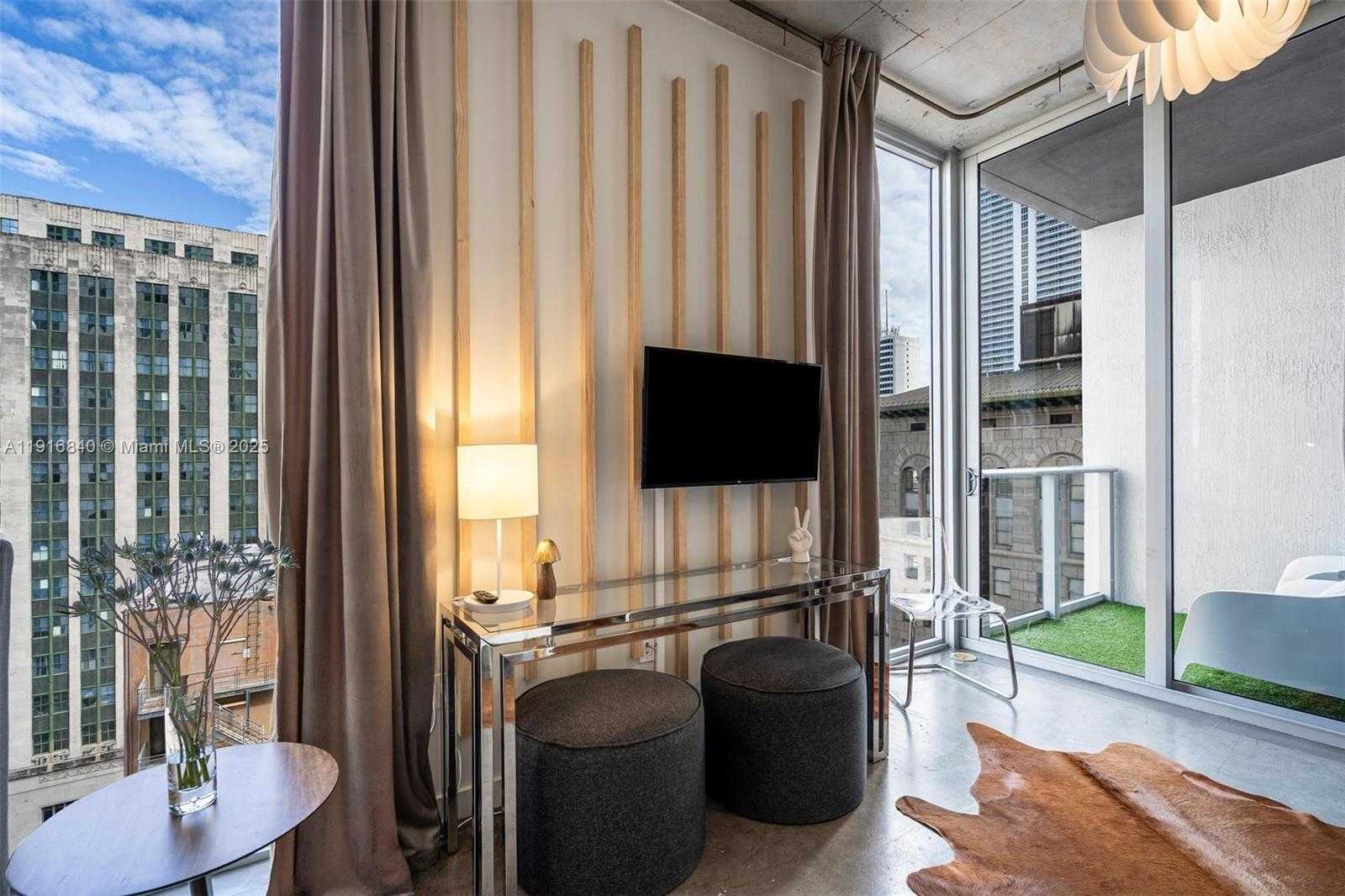 Small Image of 151 SOUTH EAST 1ST ST #1404, Miami Number 5