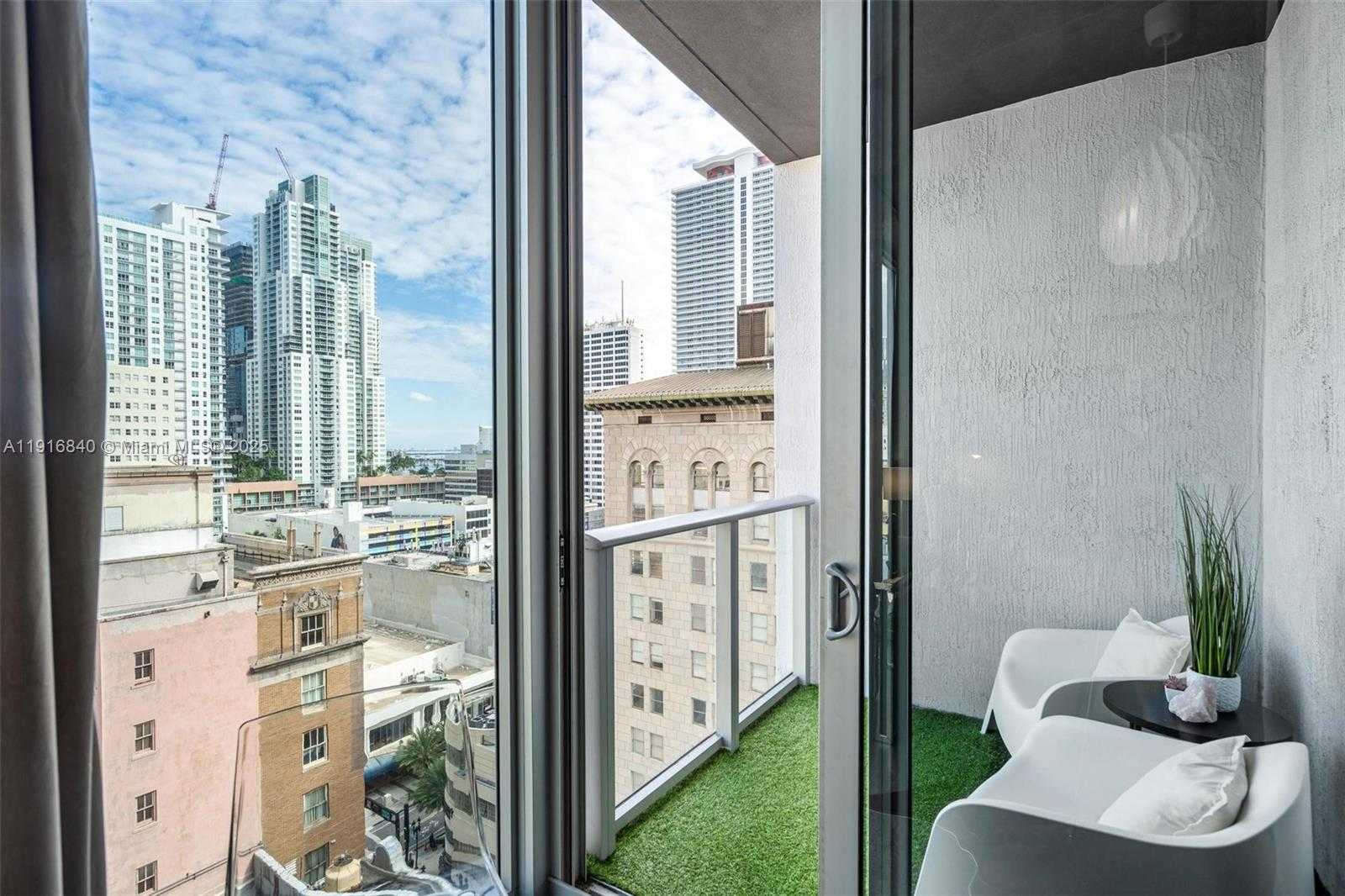 Small Image of 151 SOUTH EAST 1ST ST #1404, Miami Number 6