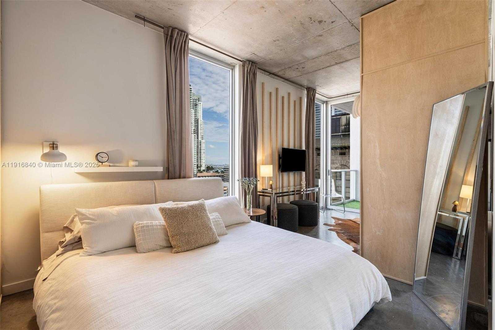 Small Image of 151 SOUTH EAST 1ST ST #1404, Miami Number 9