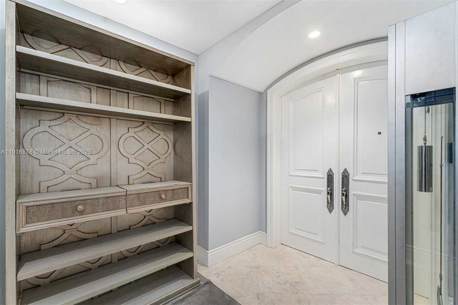 Small Image of 5025 COLLINS AVE #PH-1, Miami Beach Number 4