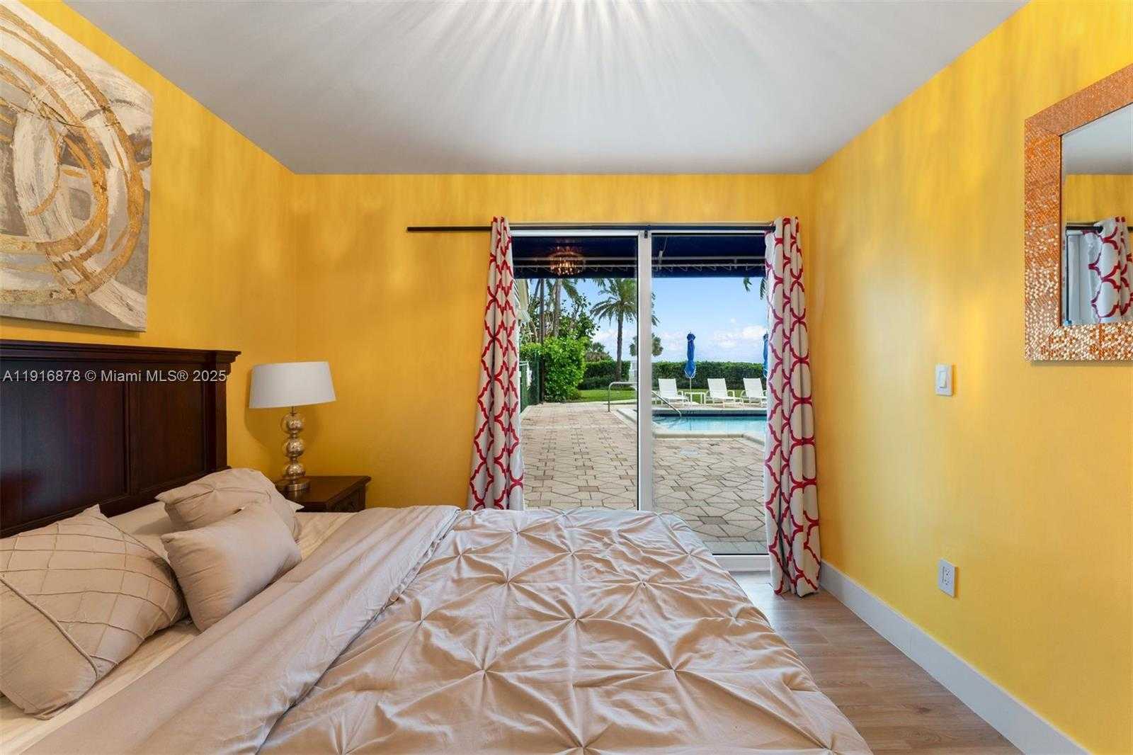 Small Image of 5025 COLLINS AVE #PH-1, Miami Beach Number 54