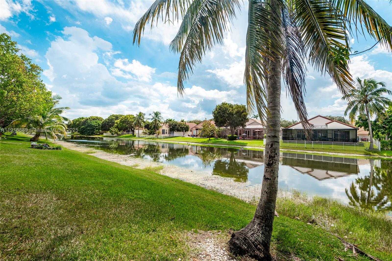 Small Image of 18866 SOUTH WEST 28TH CT, Miramar Number 10