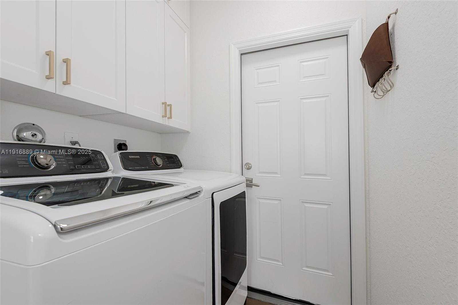 Small Image of 18866 SOUTH WEST 28TH CT, Miramar Number 37