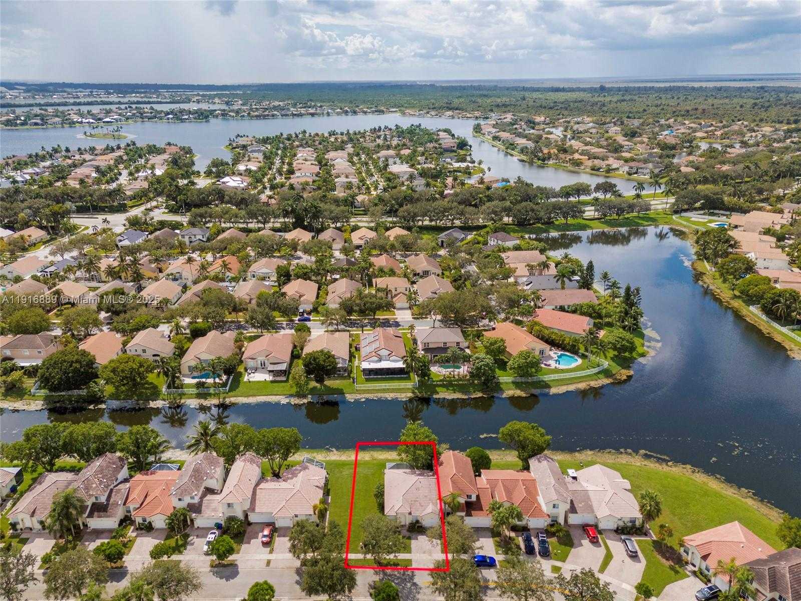 Small Image of 18866 SOUTH WEST 28TH CT, Miramar Number 41