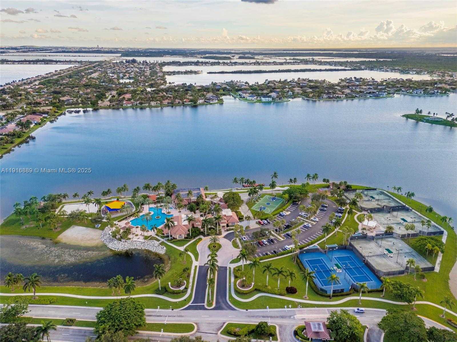 Small Image of 18866 SOUTH WEST 28TH CT, Miramar Number 49