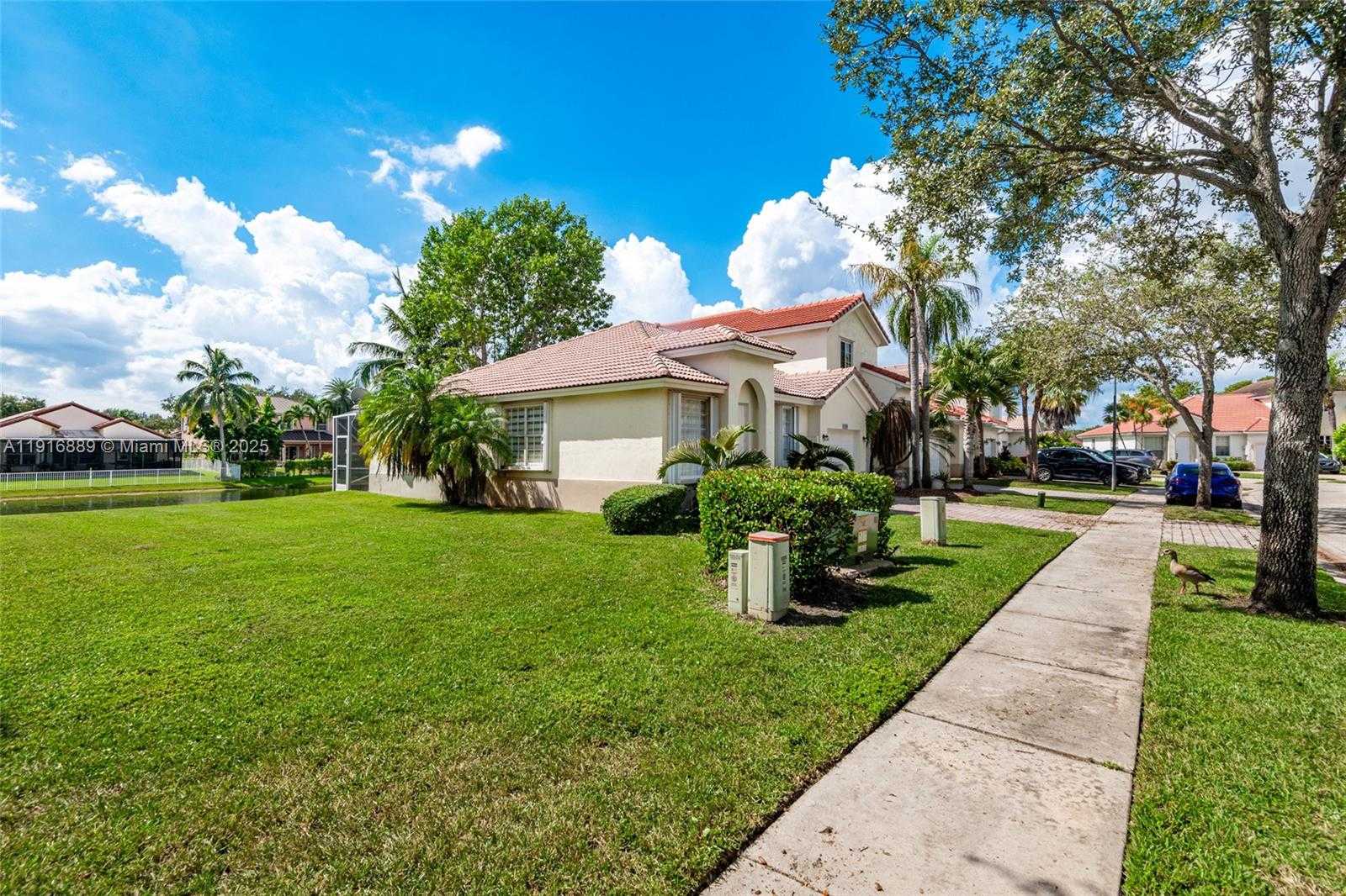 Small Image of 18866 SOUTH WEST 28TH CT, Miramar Number 5