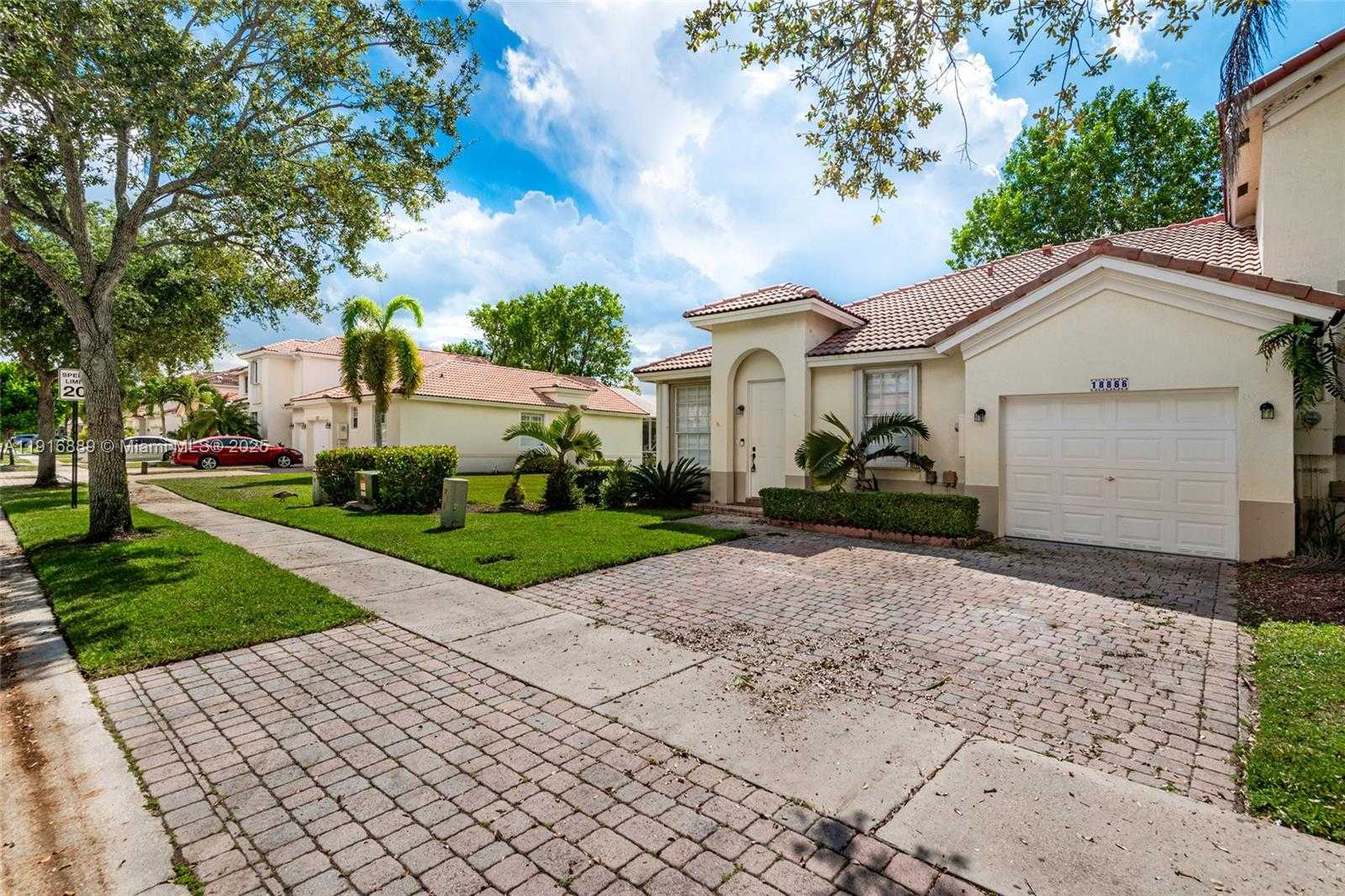 Small Image of 18866 SOUTH WEST 28TH CT, Miramar Number 7