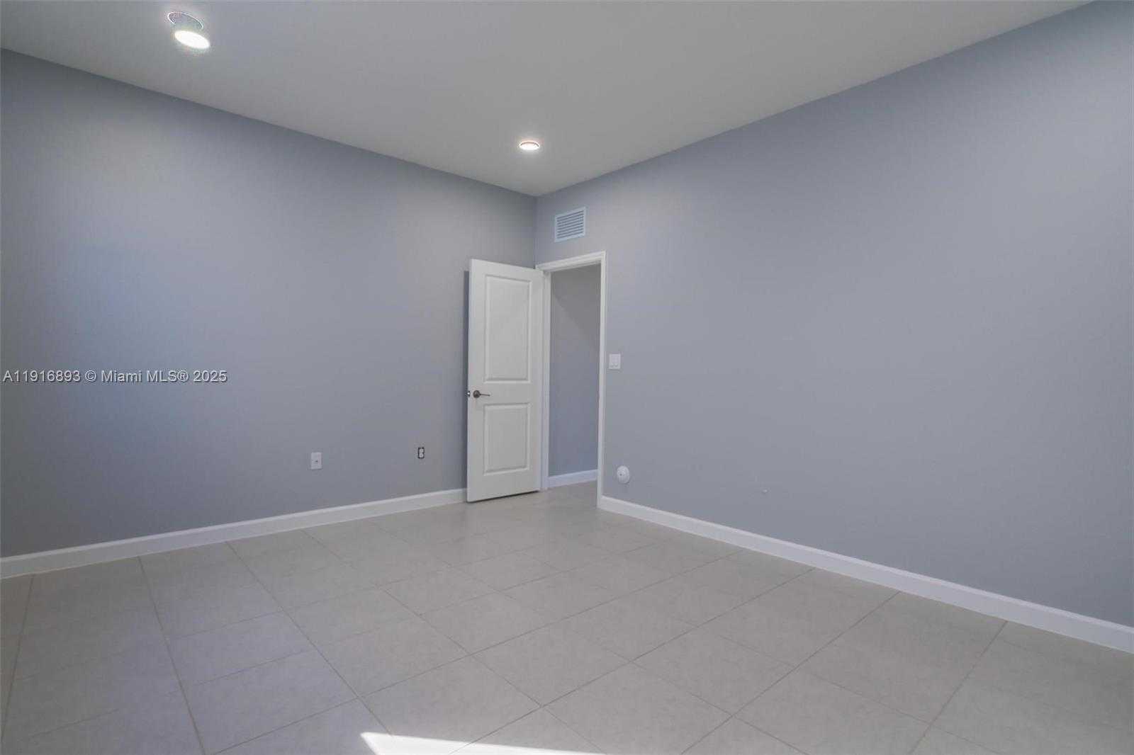 Small Image of 16225 SOUTH WEST 147TH CT #2, Miami Number 12