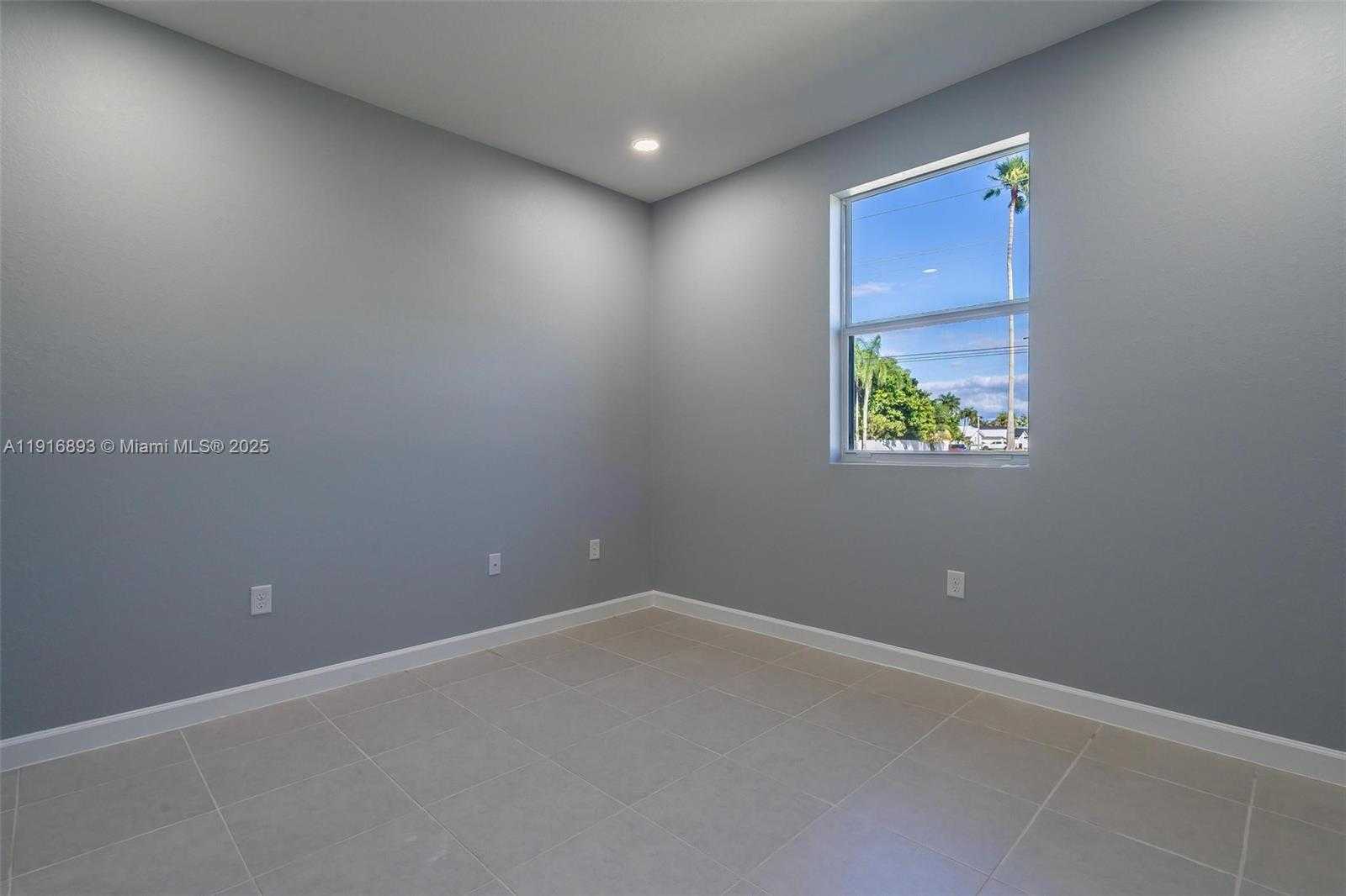 Small Image of 16225 SOUTH WEST 147TH CT #2, Miami Number 19