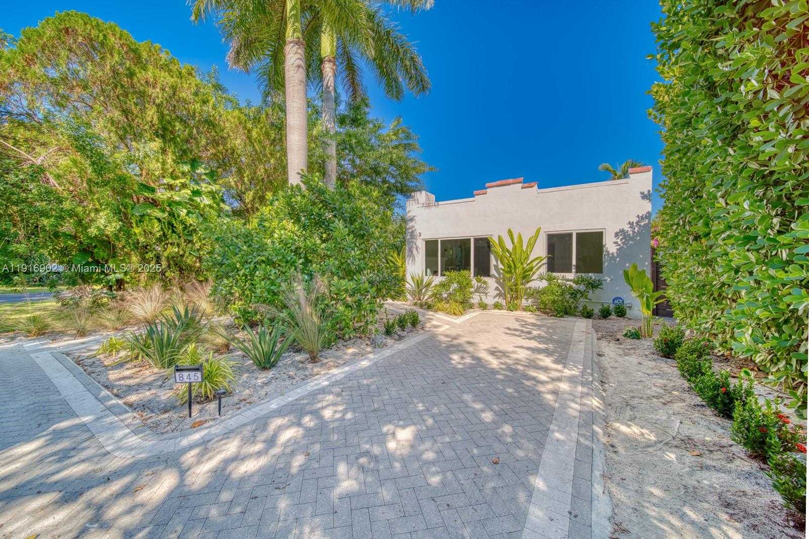 Small Image of 845 NORTH EAST 119TH ST, Biscayne Park Number 10