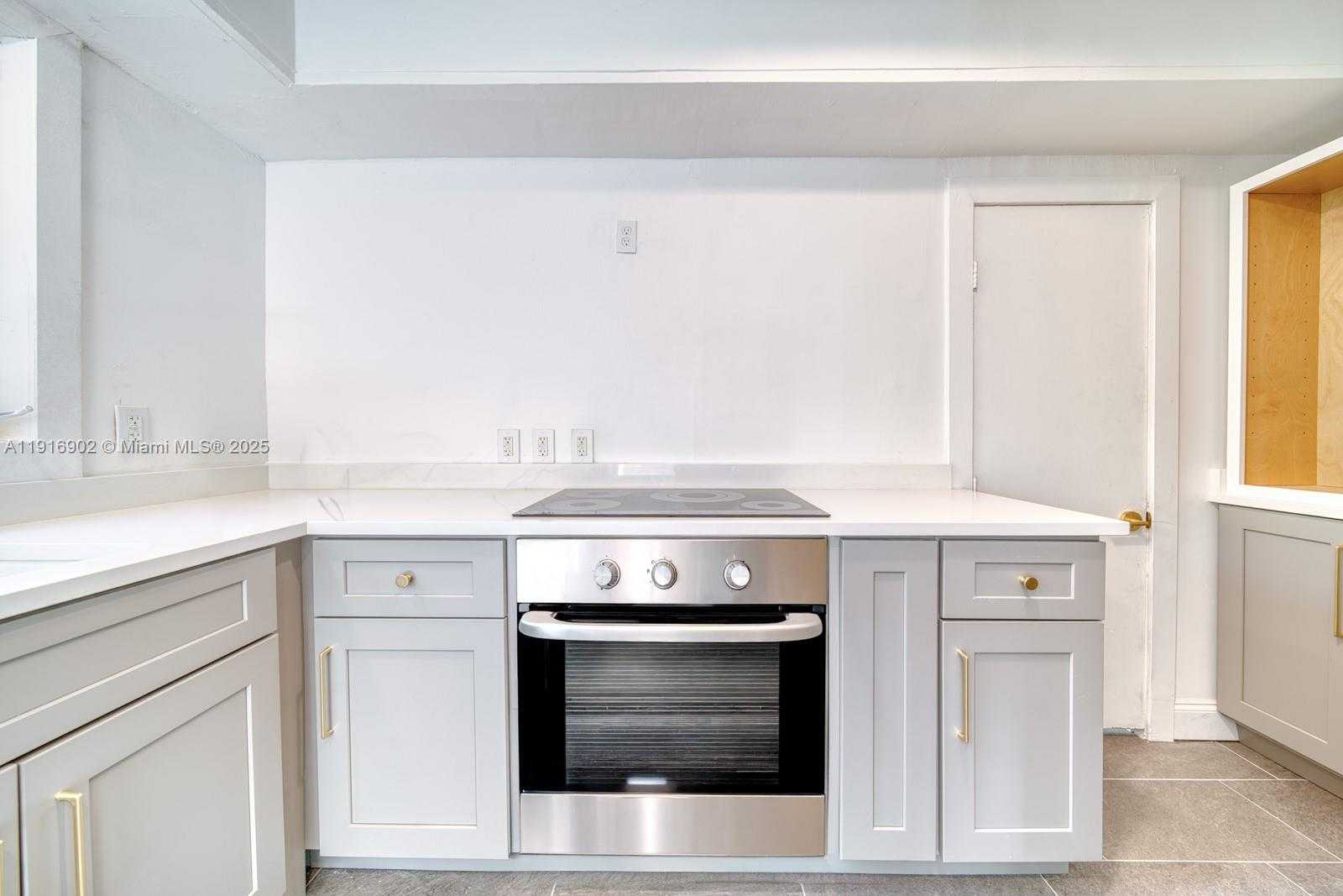 Small Image of 845 NORTH EAST 119TH ST, Biscayne Park Number 16