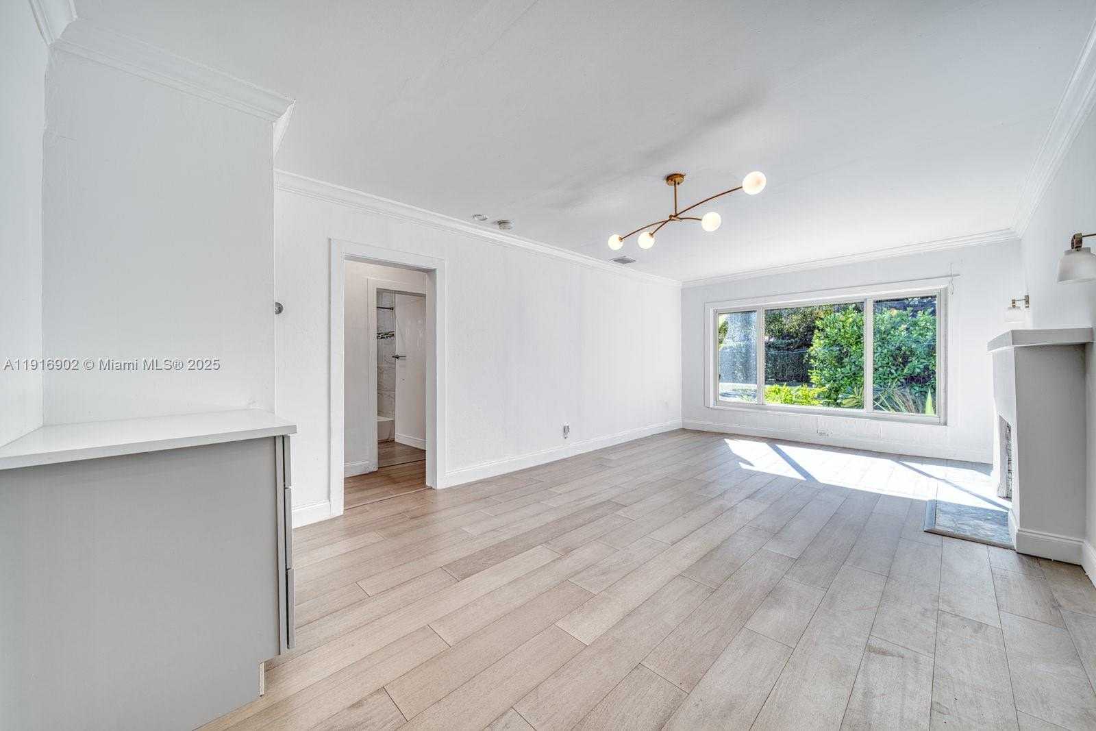 Small Image of 845 NORTH EAST 119TH ST, Biscayne Park Number 4