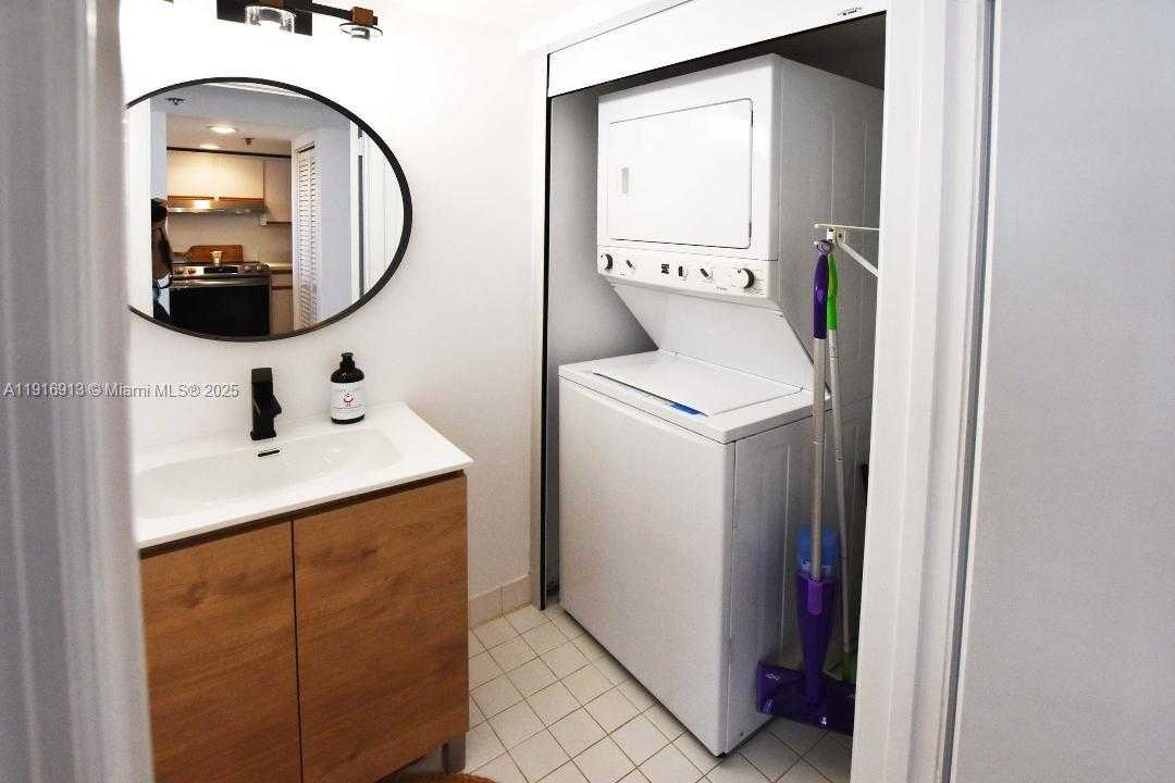 Small Image of 540 BRICKELL KEY DR #1120, Miami Number 11