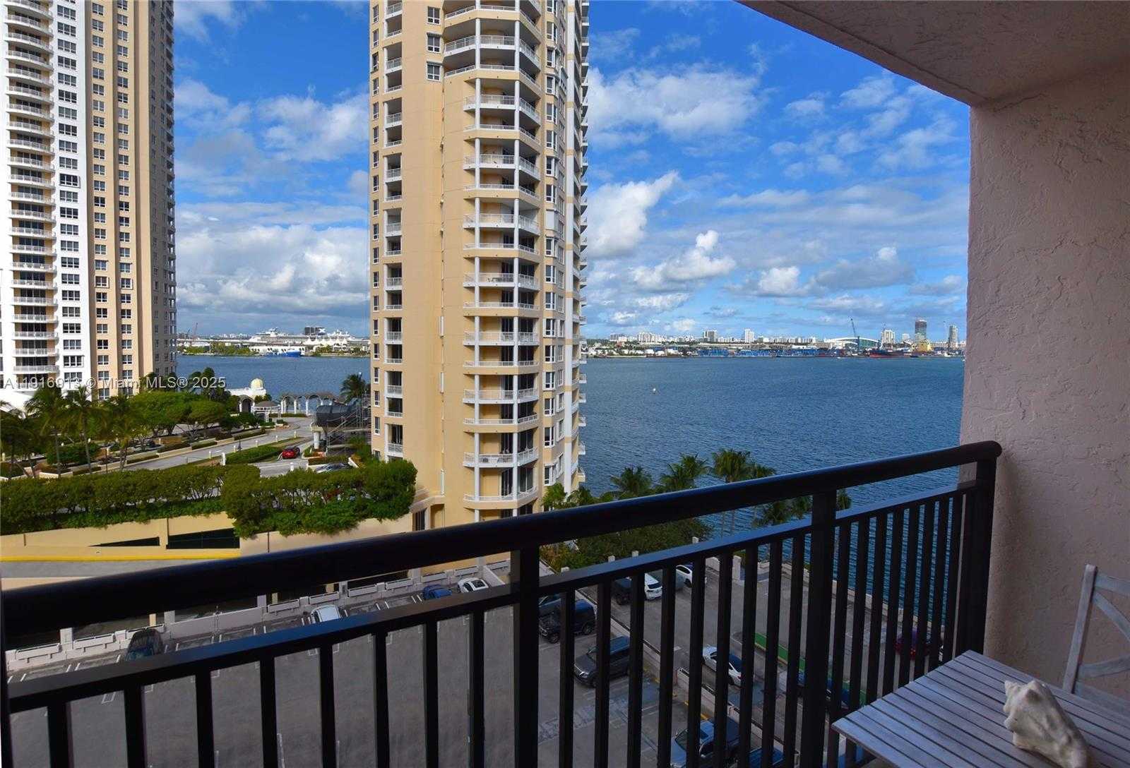 Small Image of 540 BRICKELL KEY DR #1120, Miami Number 3