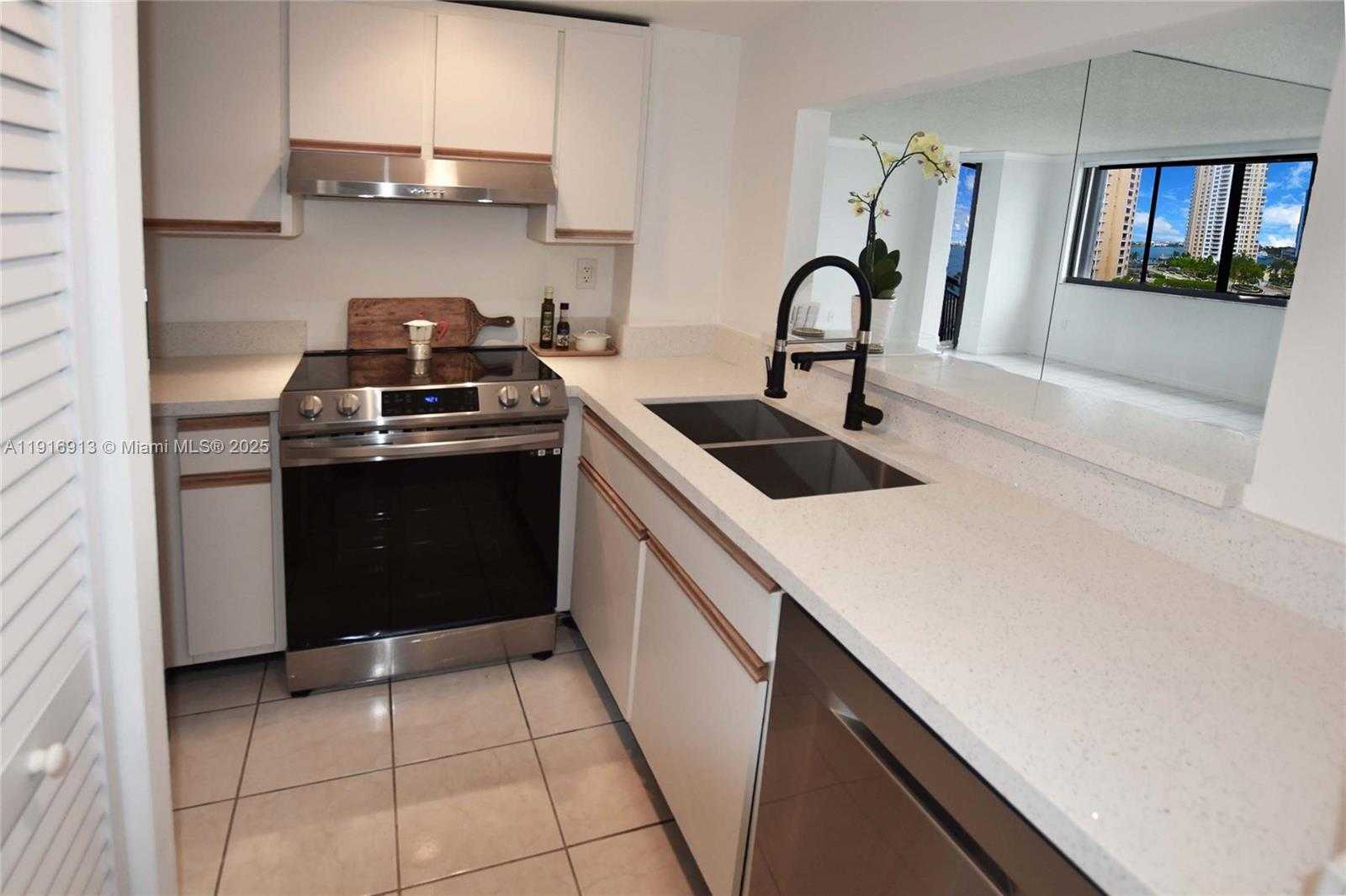 Small Image of 540 BRICKELL KEY DR #1120, Miami Number 8