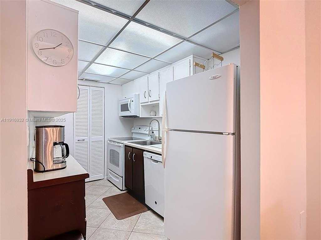 Small Image of 201 178TH DR #315, Sunny Isles Beach Number 15