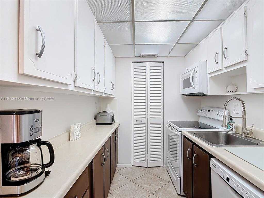 Small Image of 201 178TH DR #315, Sunny Isles Beach Number 16