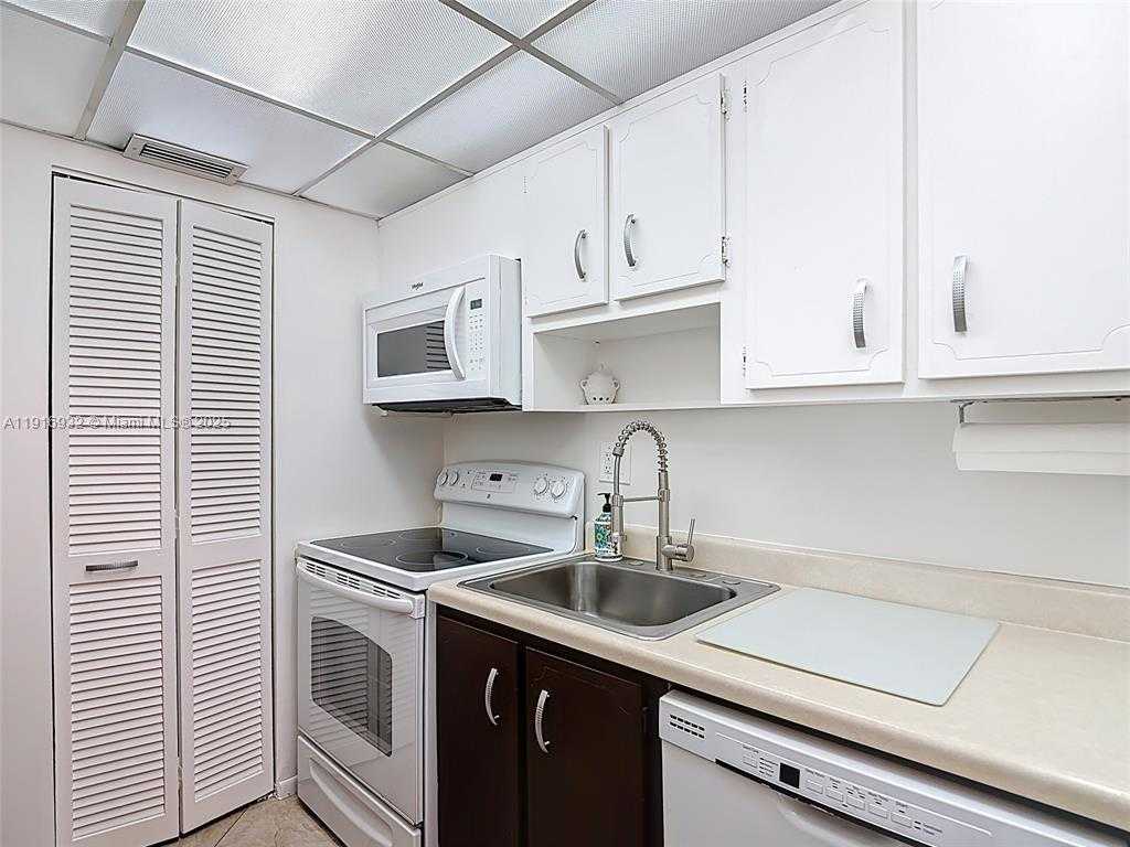 Small Image of 201 178TH DR #315, Sunny Isles Beach Number 17