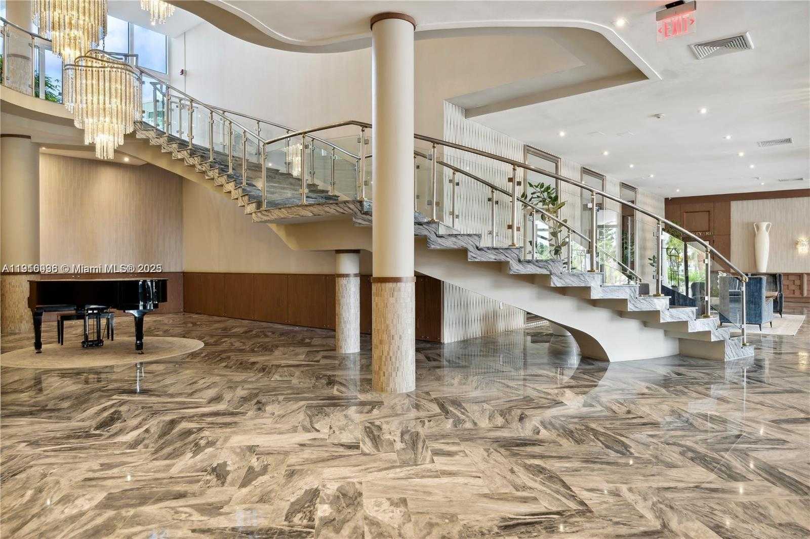 Small Image of 5401 COLLINS AVE #1512, Miami Beach Number 14