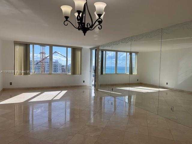 Small Image of 5401 COLLINS AVE #1512, Miami Beach Number 19
