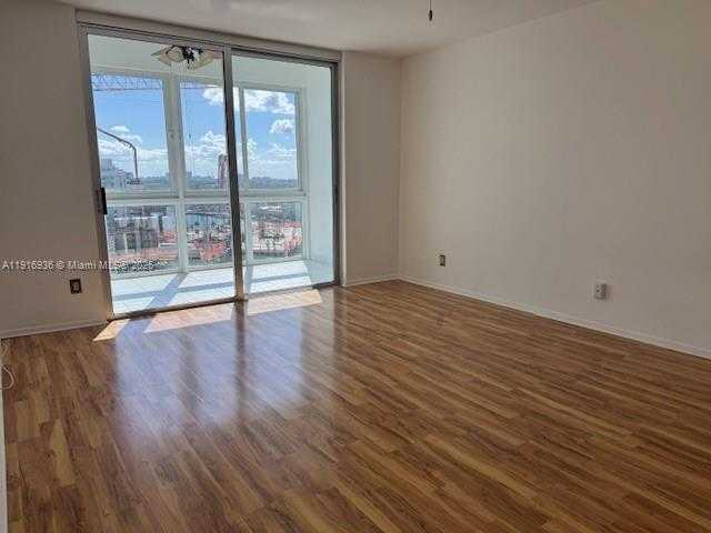 Small Image of 5401 COLLINS AVE #1512, Miami Beach Number 26