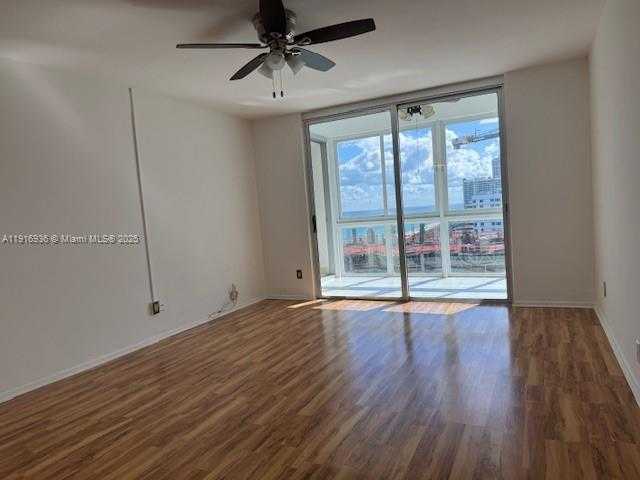 Small Image of 5401 COLLINS AVE #1512, Miami Beach Number 27