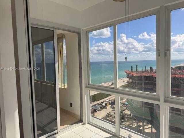 Small Image of 5401 COLLINS AVE #1512, Miami Beach Number 35