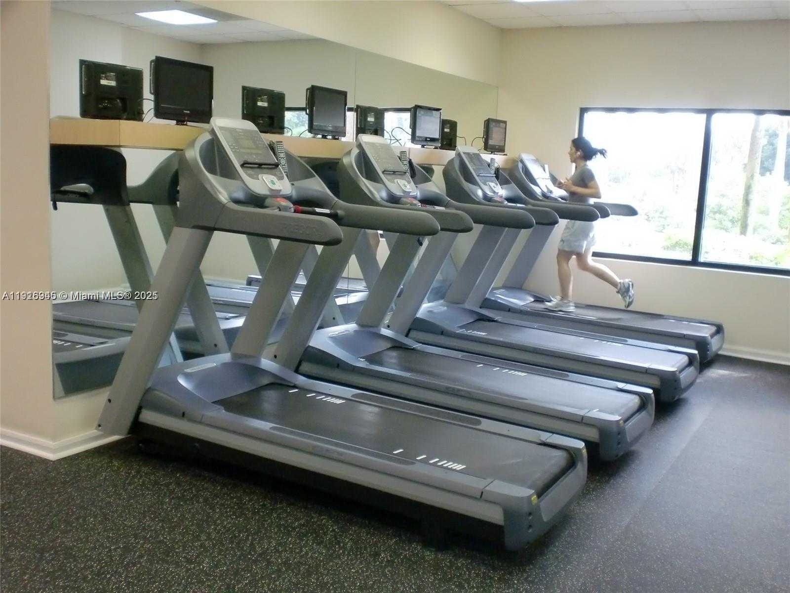 Small Image of 2333 BRICKELL AVE #2215, Miami Number 20