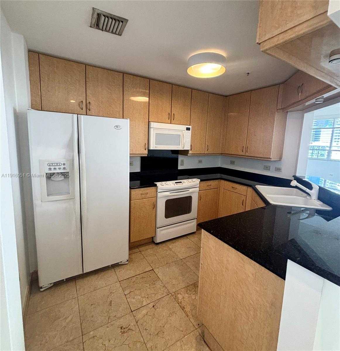 Small Image of 801 BRICKELL KEY BLVD #1608, Miami Number 3