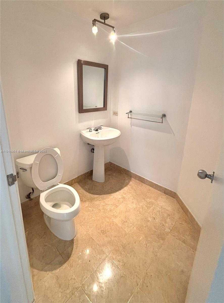 Small Image of 801 BRICKELL KEY BLVD #1608, Miami Number 4