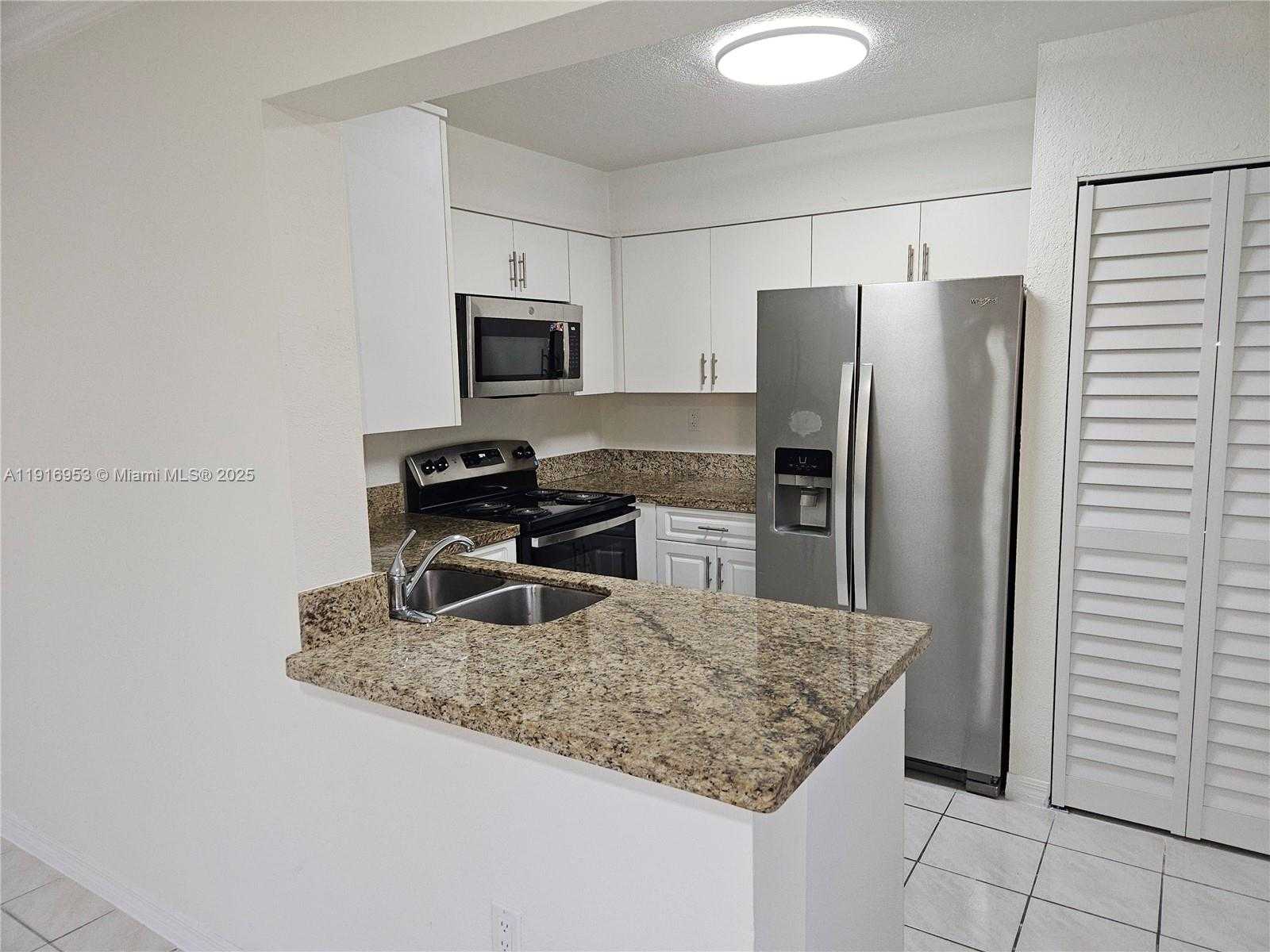 Small Image of 311 WEST PARK DR #101-13, Miami Number 16