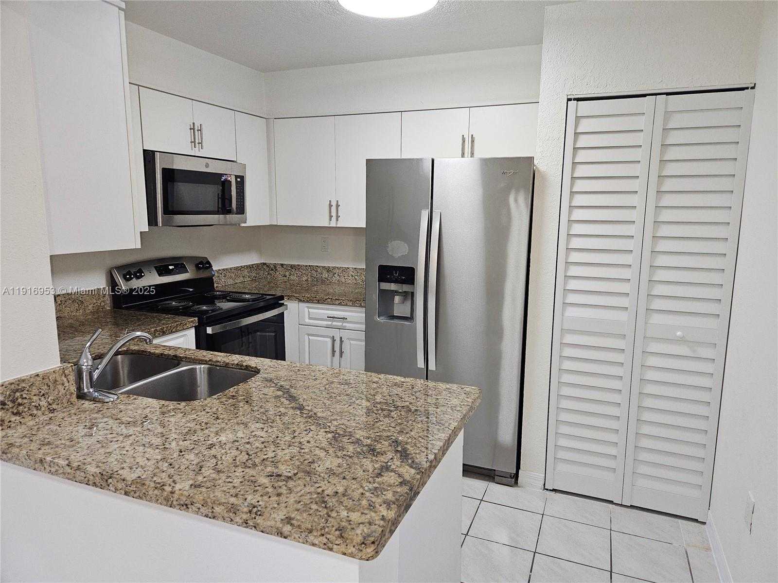 Small Image of 311 WEST PARK DR #101-13, Miami Number 17