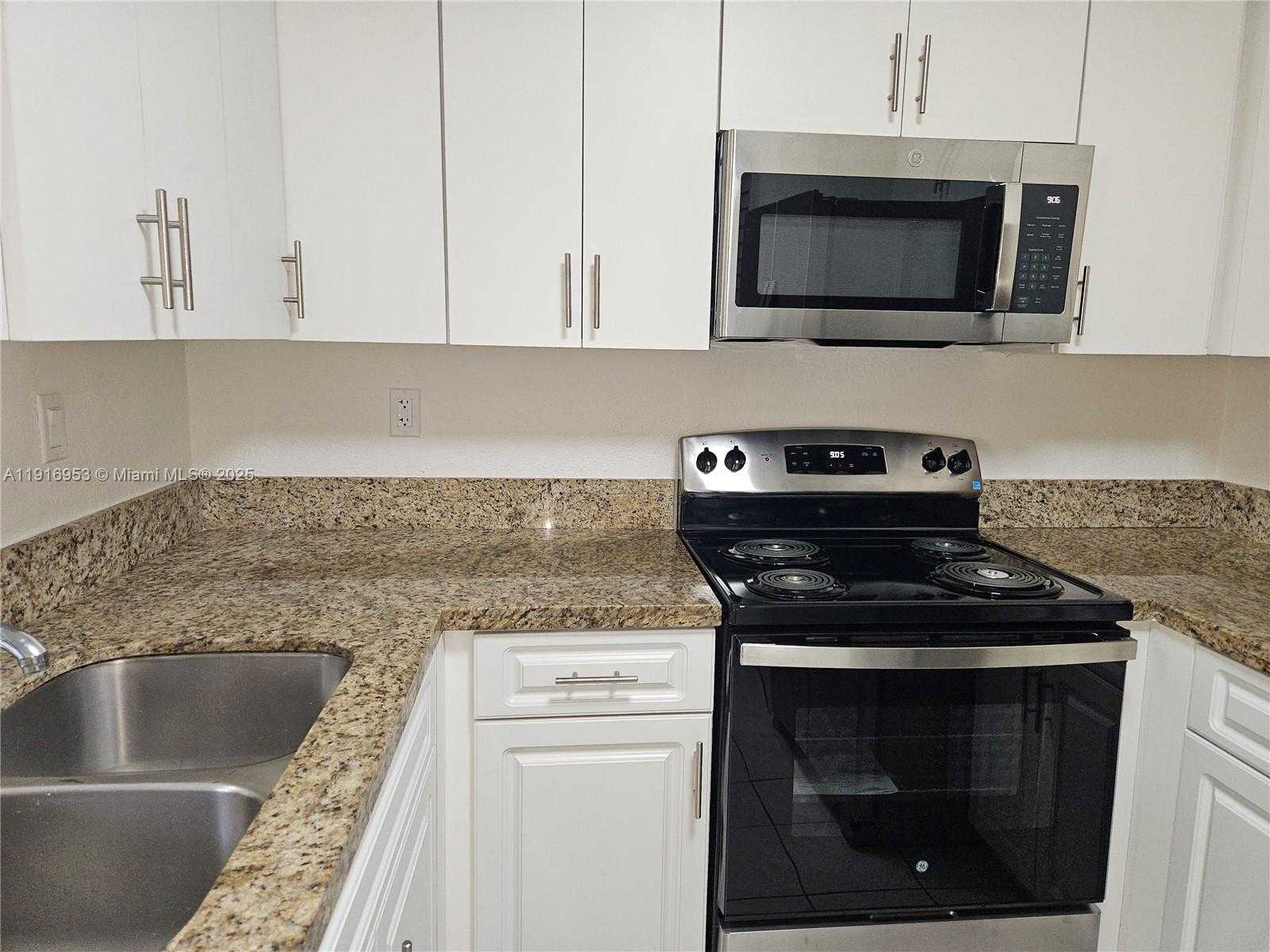 Small Image of 311 WEST PARK DR #101-13, Miami Number 19