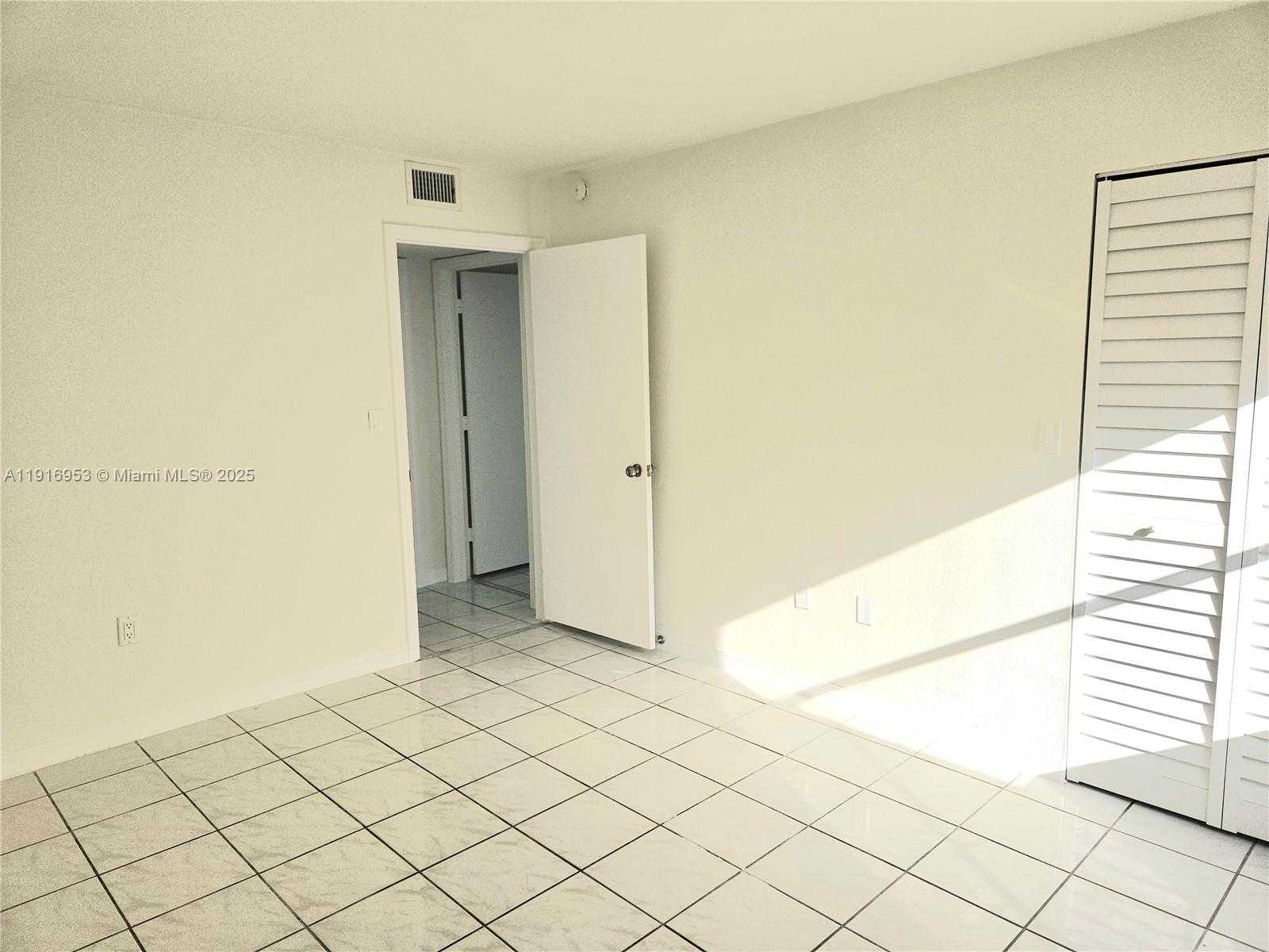 Small Image of 311 WEST PARK DR #101-13, Miami Number 28