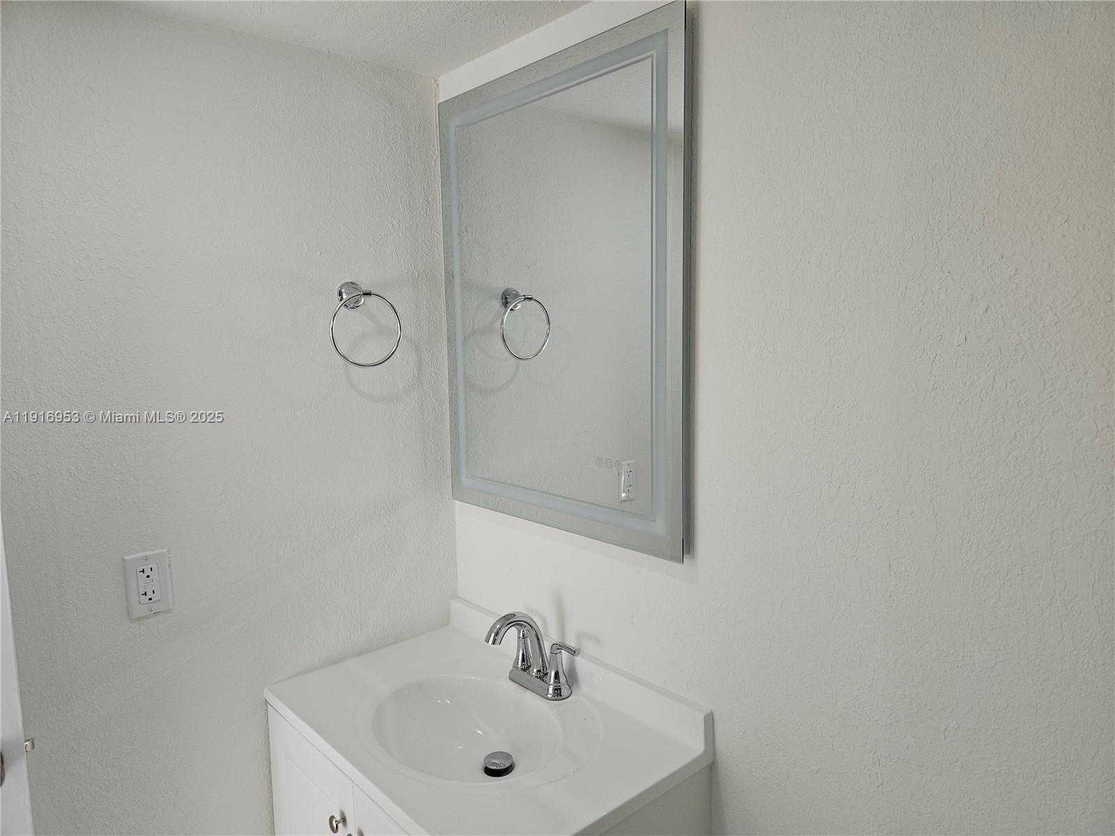Small Image of 311 WEST PARK DR #101-13, Miami Number 35
