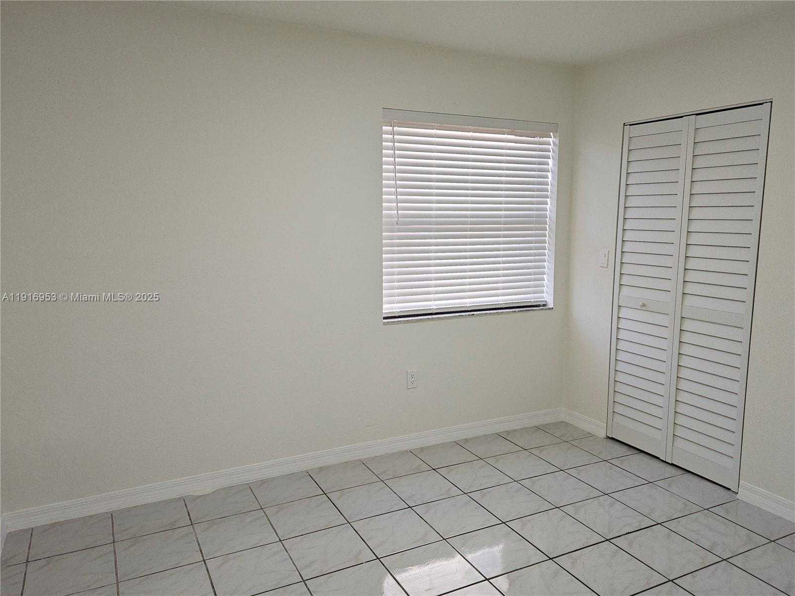 Small Image of 311 WEST PARK DR #101-13, Miami Number 37