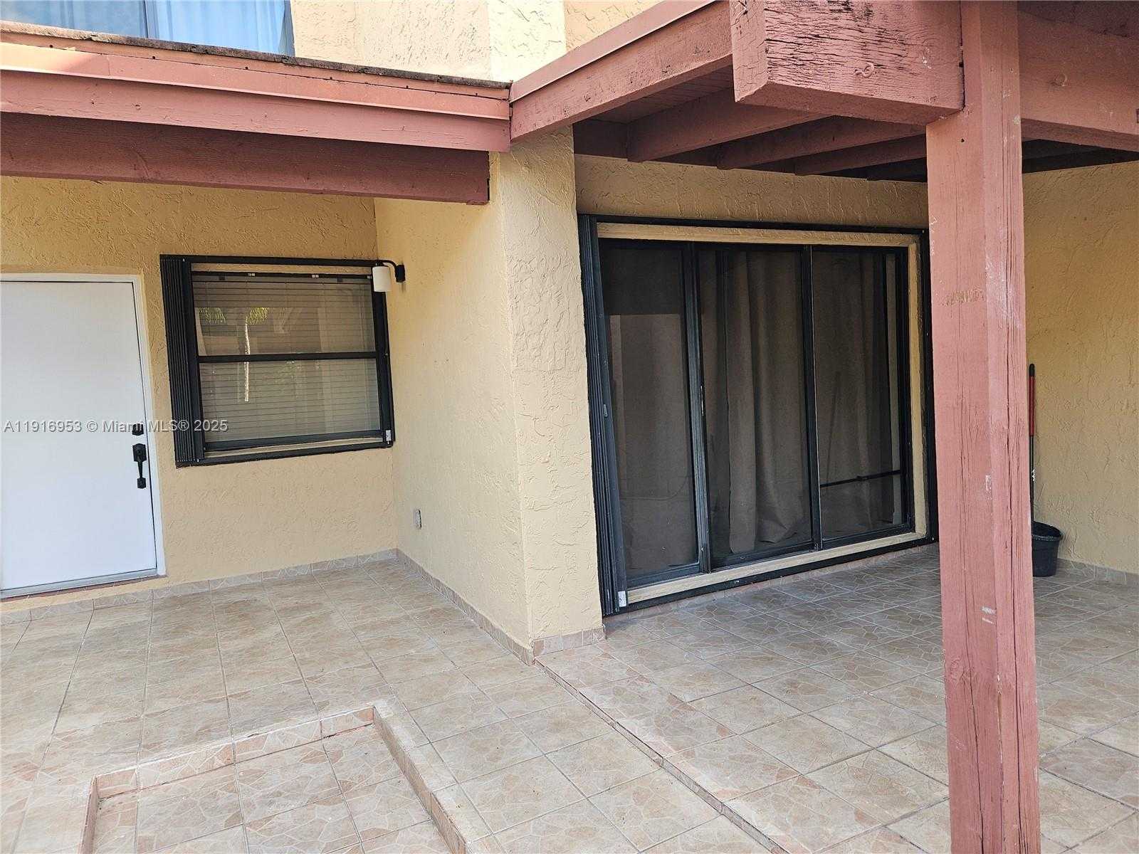 Small Image of 311 WEST PARK DR #101-13, Miami Number 4