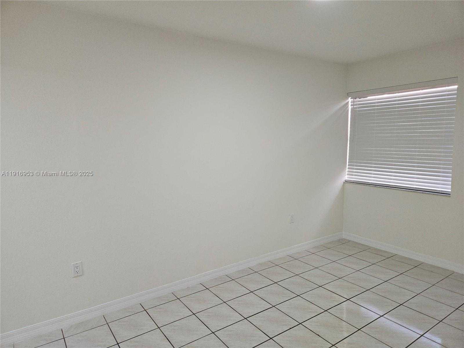 Small Image of 311 WEST PARK DR #101-13, Miami Number 42