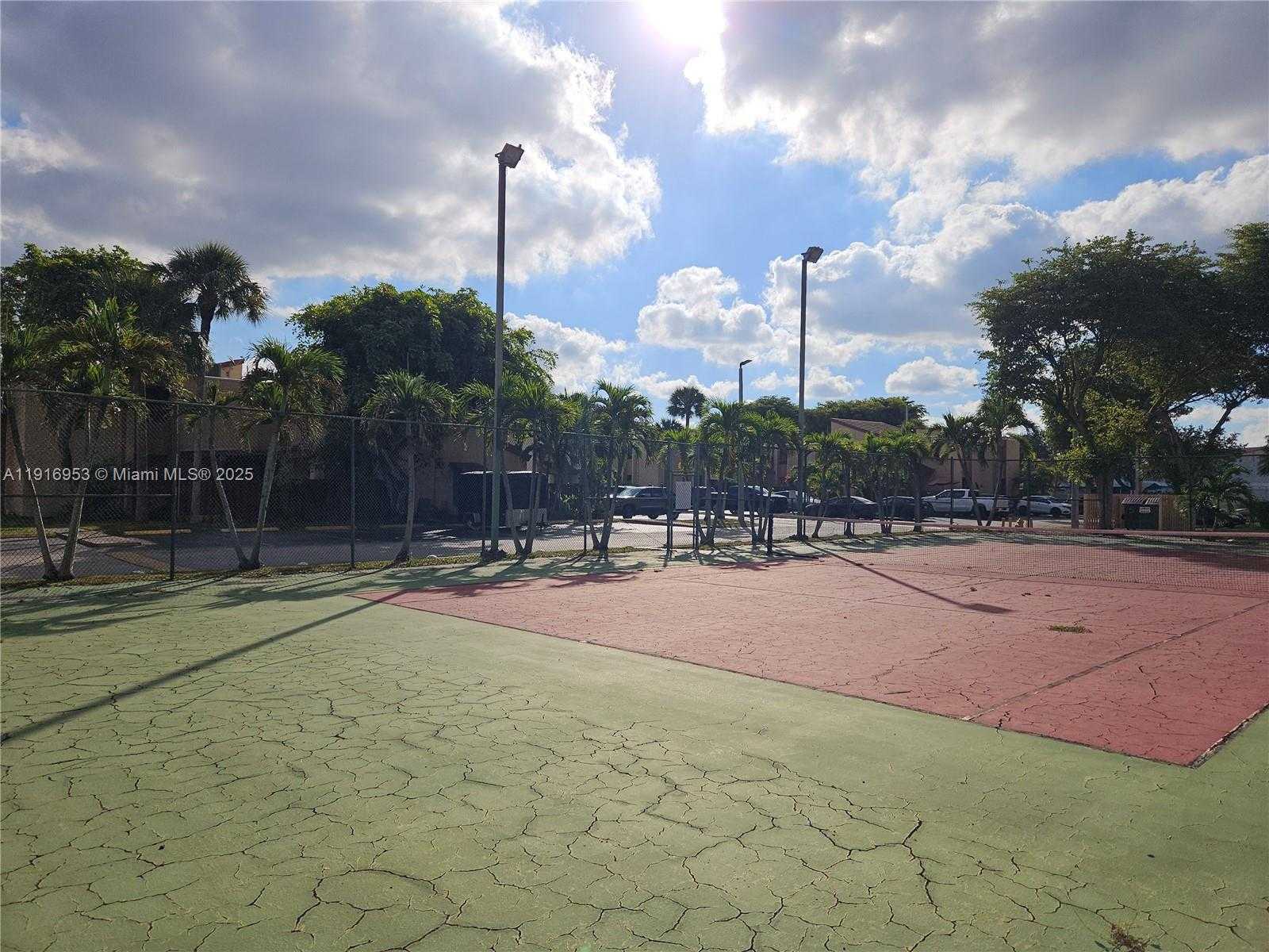 Small Image of 311 WEST PARK DR #101-13, Miami Number 47