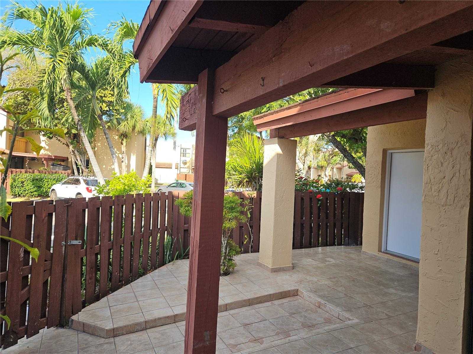 Small Image of 311 WEST PARK DR #101-13, Miami Number 6