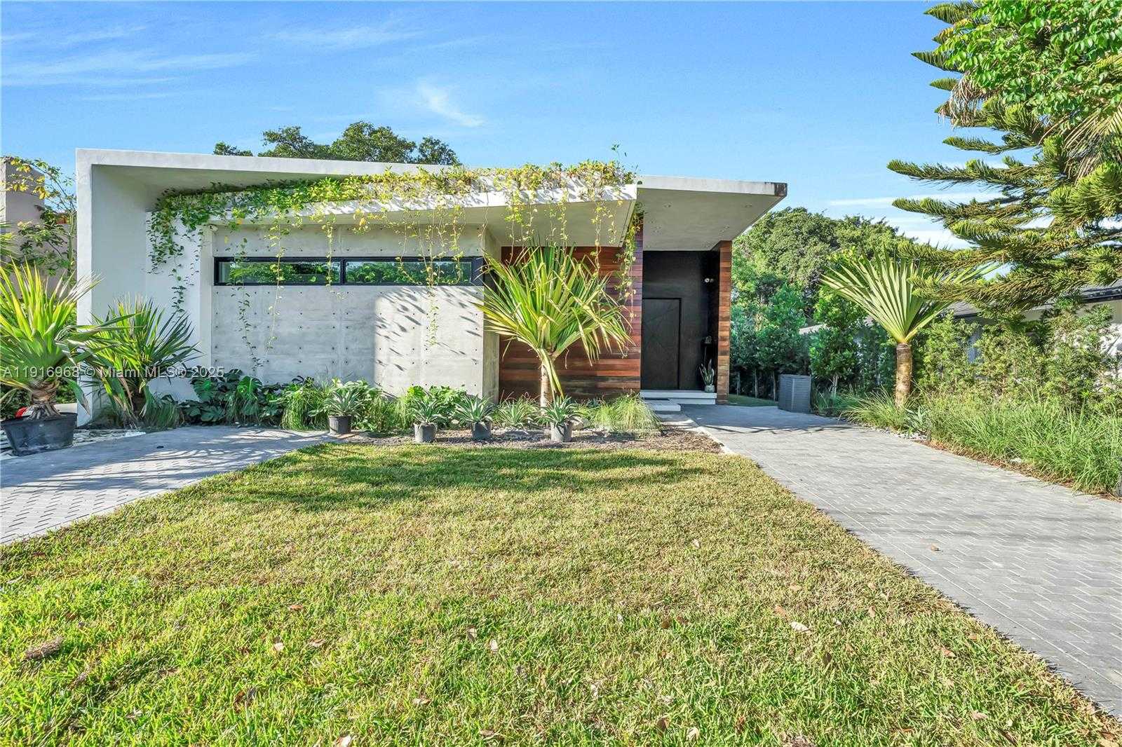 Small Image of 34 SOUTH WEST 26TH RD #N/A, Miami Number 2