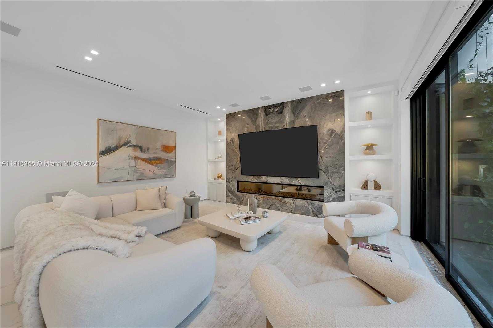 Small Image of 34 SOUTH WEST 26TH RD #N/A, Miami Number 31