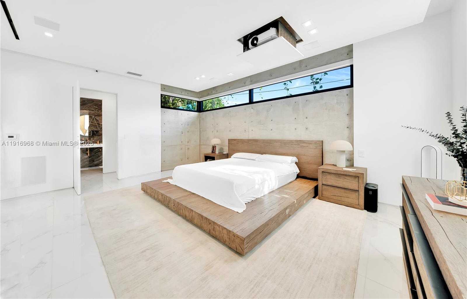 Small Image of 34 SOUTH WEST 26TH RD #N/A, Miami Number 32