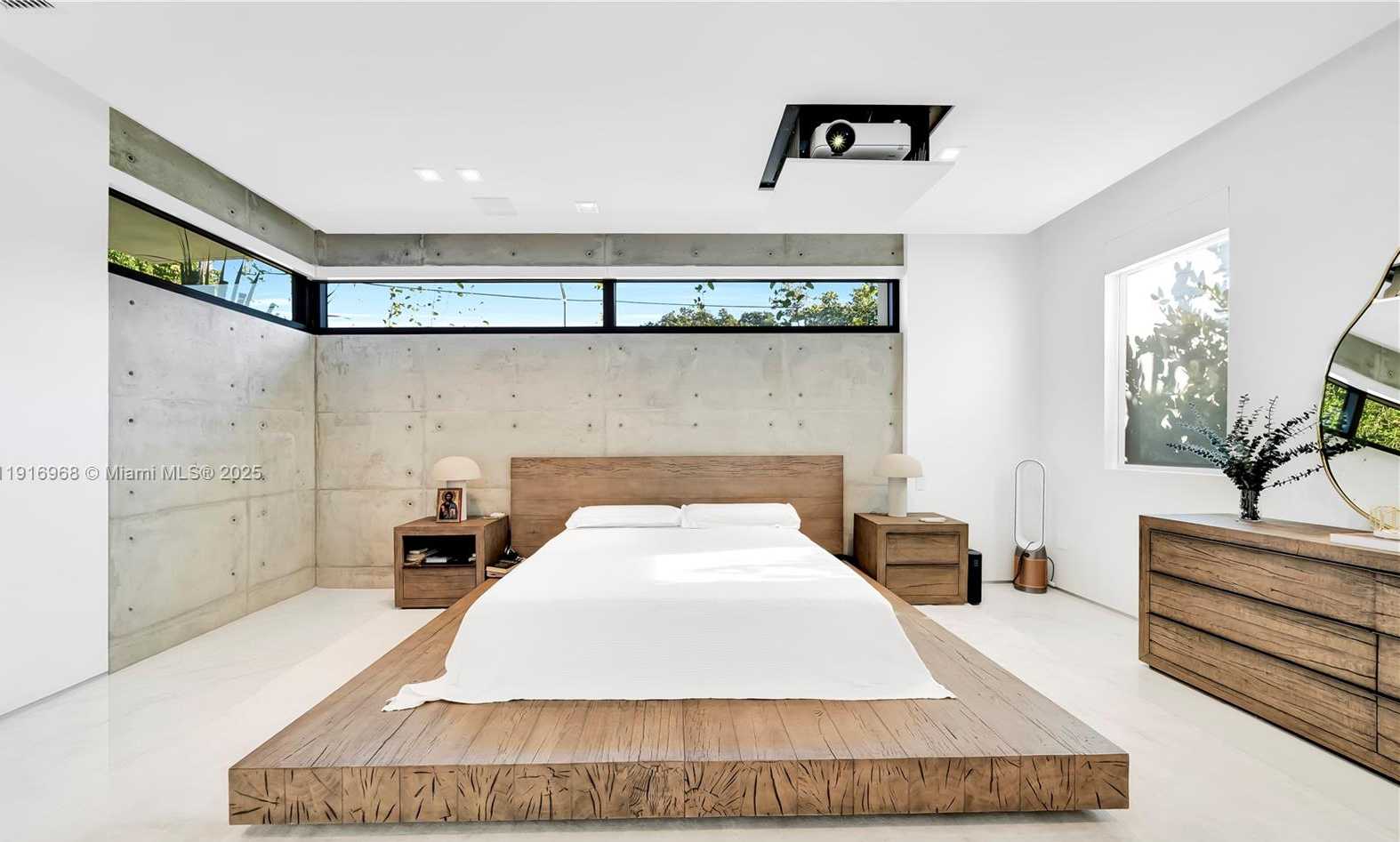 Small Image of 34 SOUTH WEST 26TH RD #N/A, Miami Number 34