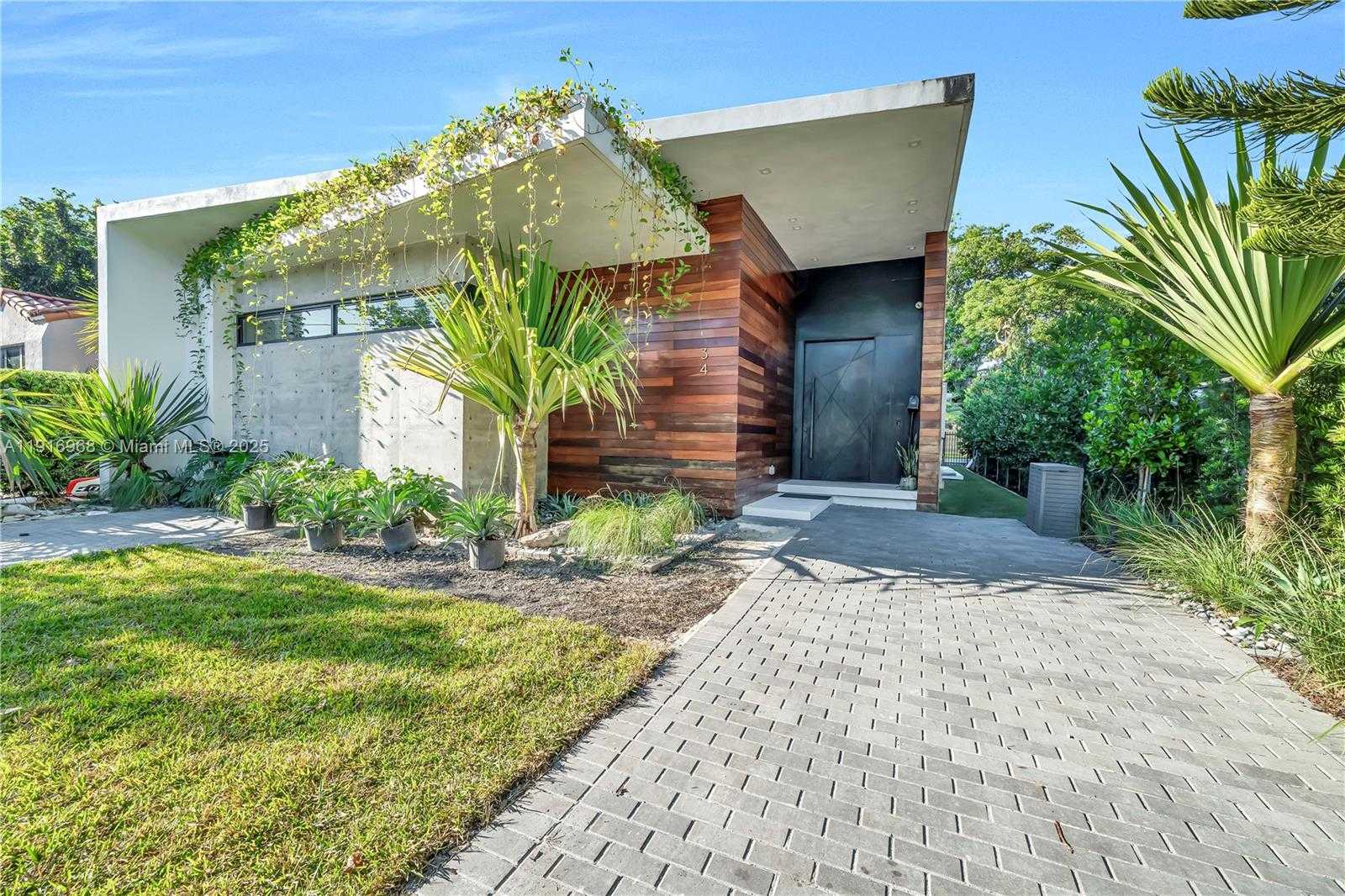 Small Image of 34 SOUTH WEST 26TH RD #N/A, Miami Number 4