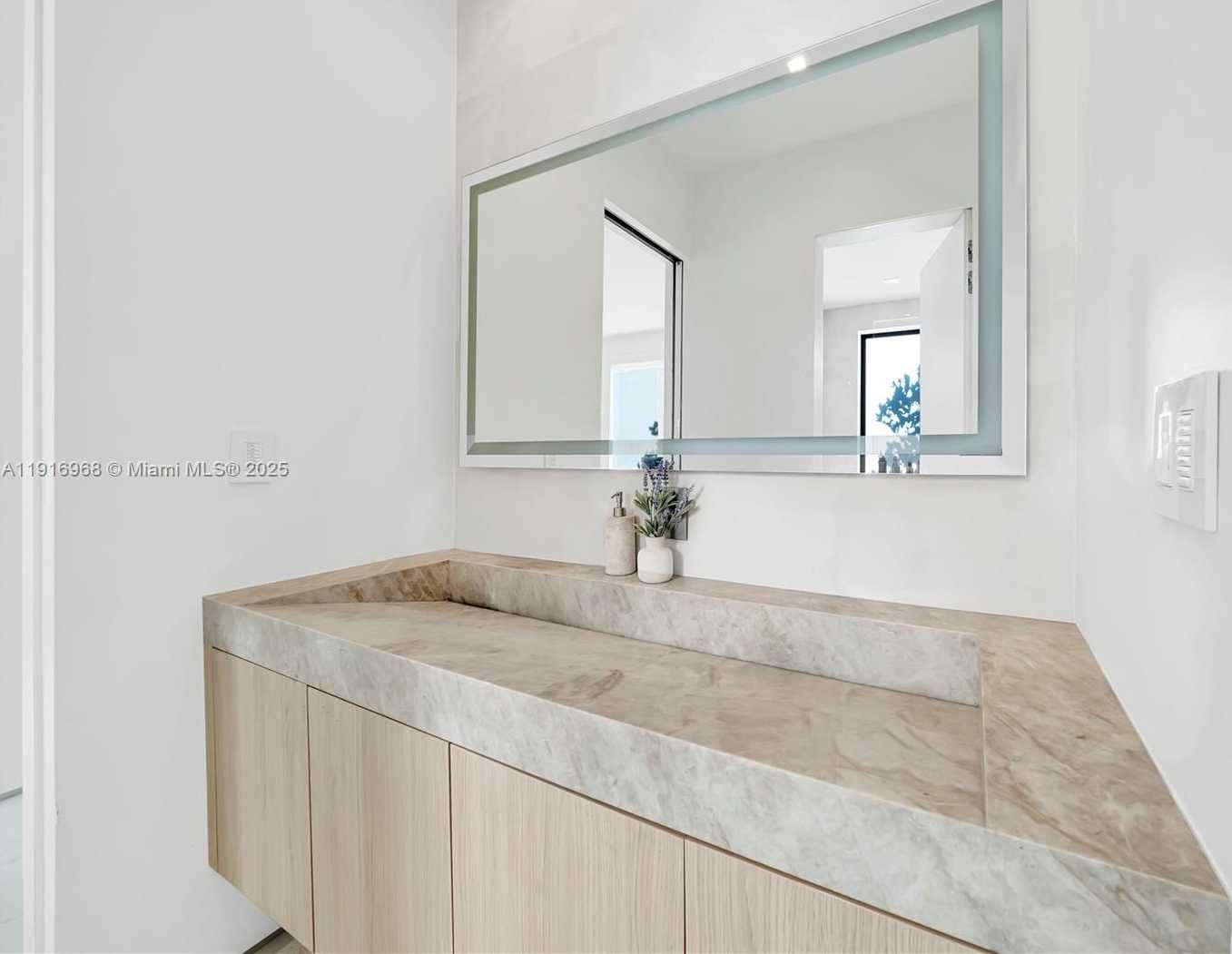 Small Image of 34 SOUTH WEST 26TH RD #N/A, Miami Number 46