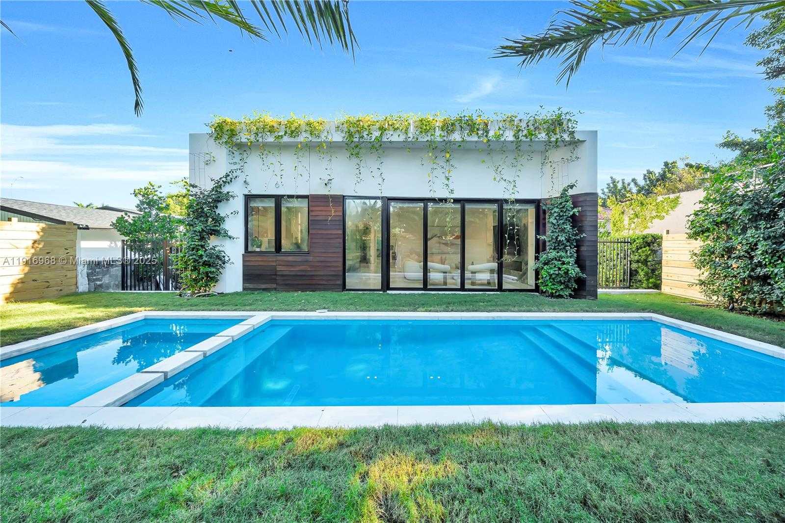 Small Image of 34 SOUTH WEST 26TH RD #N/A, Miami Number 56