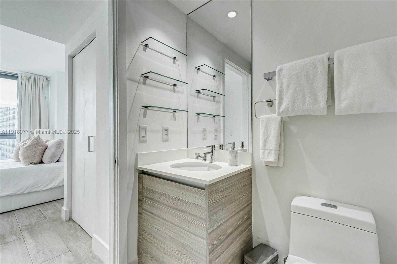 Small Image of 121 NORTH EAST 34TH ST #2905, Miami Number 18