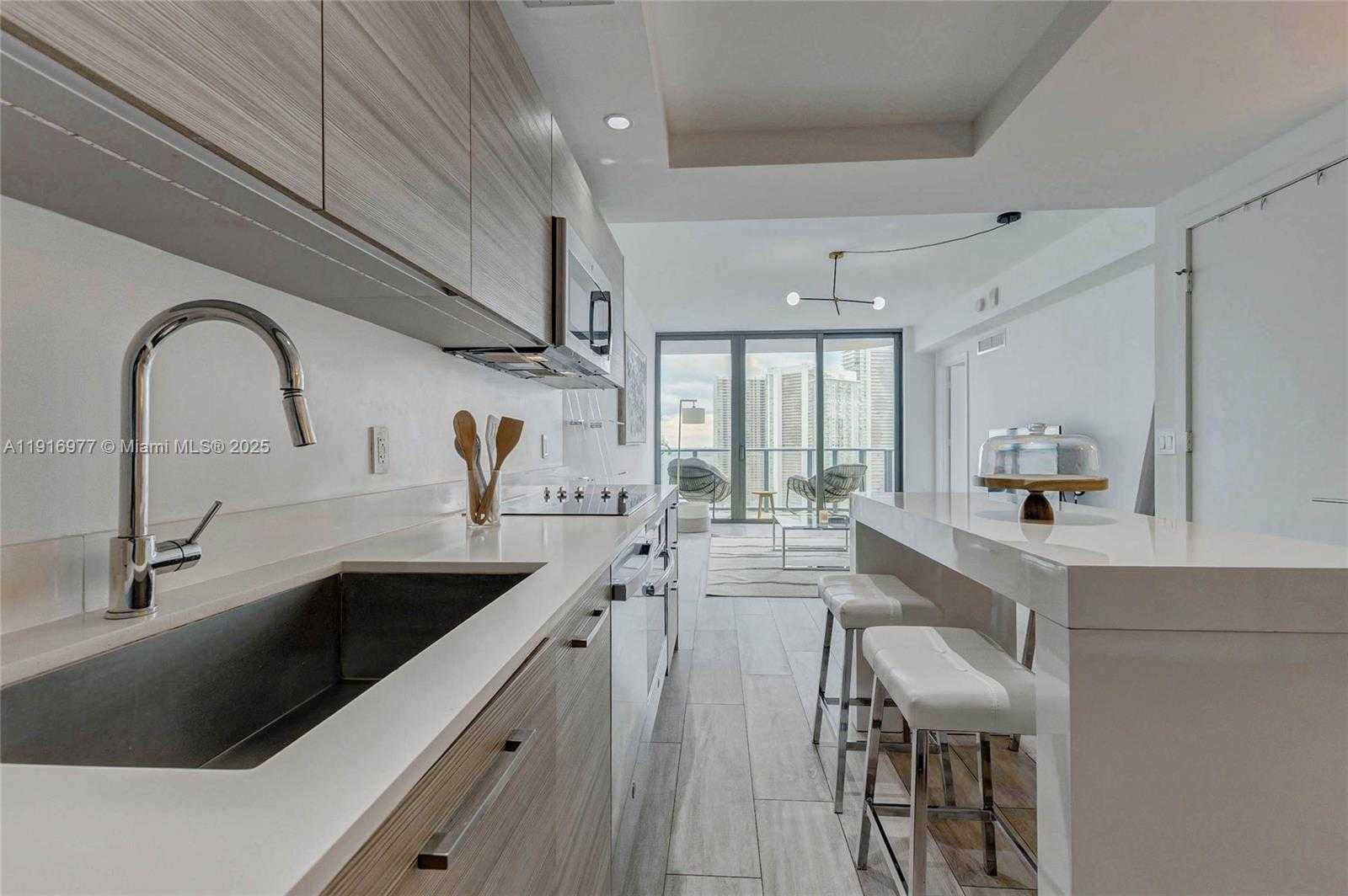 Small Image of 121 NORTH EAST 34TH ST #2905, Miami Number 6